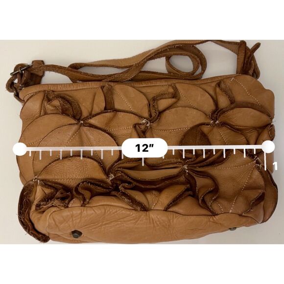 Sundance Italian cognac-colored leather Petola crossbody bag - Picture 6 of 9